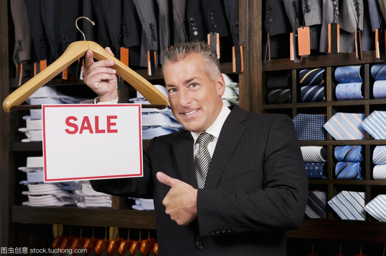商人之道 服装店中的销售智慧与标志的力量
