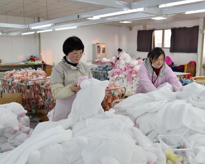 砀山 家门口的服装厂织就“富民强镇”新画卷